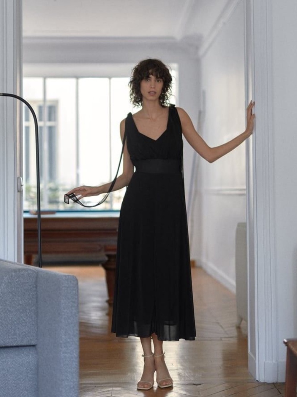 Zara Black V-Neck Midi Dress with Waist Detail and Adjustable Ties, M